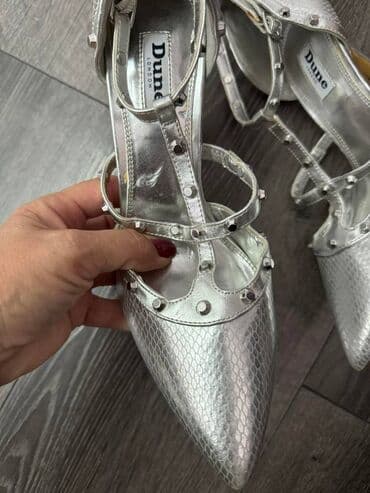 srebrna ogrlica sa krsticem: Sandals, Dune, 39 — 8