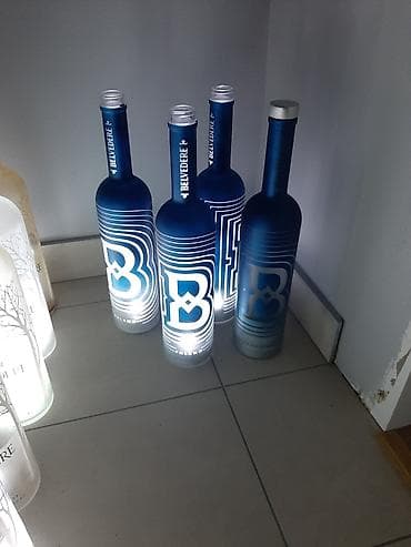 barcaffe soljice cena: Prazne flaše od Vodke Belvedere od1.75l i 3l Prodajem Prazne flase od — 3