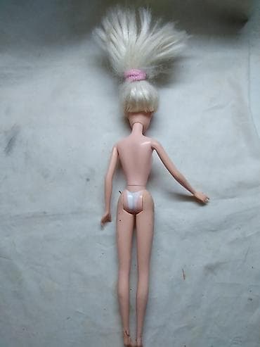 drvena polica za autice: Lutka Barbika 30 cm. polovna.Cena za kom — 2