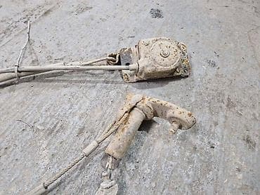 navlaka za ručicu menjača punto 2: NOSAC SAJLA REZERVNOG TOCKA | Nosac sajla rezervnog tocka za Ford — 2