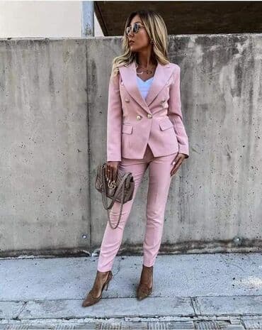 mona kompleti sa pantalonama: Kompleti sa postavom
Vel:36.38.40
Cena: 3500 din! — 3