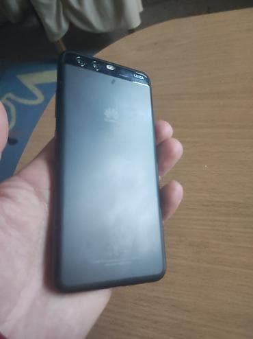 akg slusalice: Huawei P10 – 5.1" Full HD ekran - Pukao ekran, inace radi. U — 4