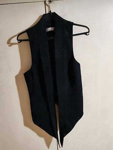 ogrlica sa biserima: Ženski prsluk – BON’A PARTE Womenswear - Boja: crna - Model: dug — 1