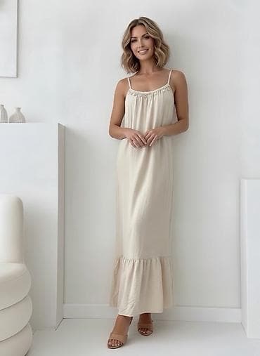 stradivarius haljine: Letnja maxi haljina na bretele sa ukrasnim školjkicama
2200 din
S M L — 5