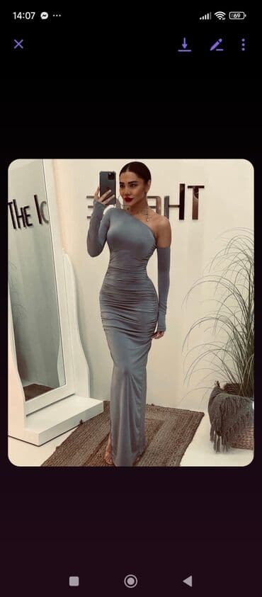 Dresses: 2700 — 3