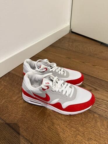 Women's Sneakers and athletic shoes: Nike, 38.5 — 2