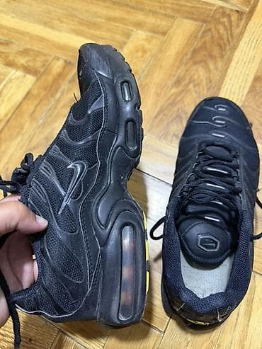 nike bele kozne patike: Nike Air Max Plus (model CD) - Boja: crna (triple black) - Veličina — 2