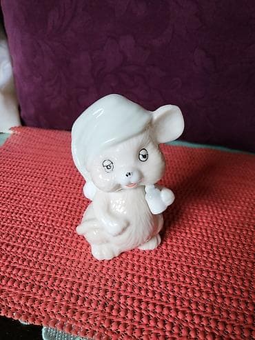 Porcelanska nova,vintaz figura. Visina. 11cm. Duzina na lalafo.rs Porcelanska nova,vintaz figura. Visina. 11cm. Duzina