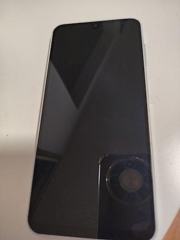 hagi vagi 1: Samsung Galaxy A34 5G – srebna boja Glavne karakteristike: - Ekran — 9