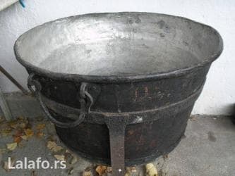 Veliki kazan od čistog bakra za topljenje masti. Proizvod čuvenih