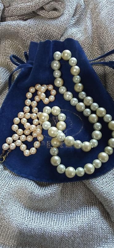 Stare biserne ogrlice obe za cenu na lalafo.rs Stare biserne ogrlice obe za cenu