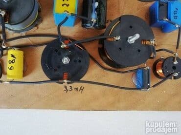 Audio: -basovi 10 inca; 130w; 8 oma ispravni, vesanja za zamenu=70e/par — 12