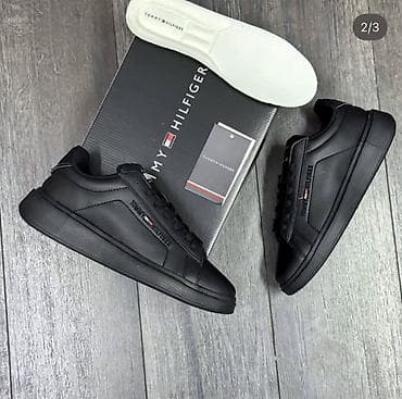 lyle and scott patike: 40-44
5500 — 1