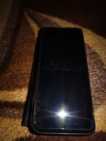 ventilator na vodu za baste: Redmi pametni telefon – crni - Ekran: veliki displej sa centralno — 6