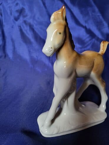 porcelanske solje za caj: Figura konja nova nemacka Foreign 70te. Porcelanska figura. mereni — 4
