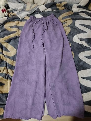 nesal pantalone: Ljubičaste široke pantalone sa elastičnim strukom i učkurom. Model — 1