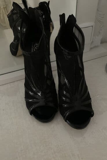 c a papuce: Sandals, 40 — 5