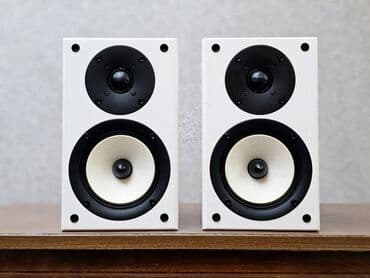 TV & Video: Kompaktne dvosistemske bookshelf zvučničke kutije u beloj završnoj — 2