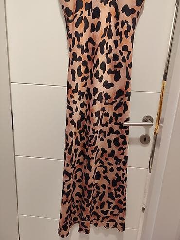 Haljine: Maksi haljina sa leopard printom marke Mona. Haljina ima kratke rukave — 3
