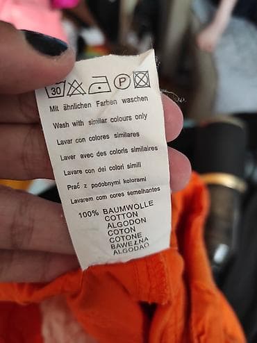 only farmerke: Narandžaste cargo pantalone širokog kroja, u odličnom stanju - Model — 6