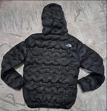hummel muska jakna: The North Face muška perjana jakna sa kapuljačom – crna - Model sa — 2