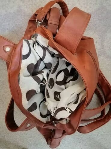zastitne naocare bez dioptrije: Torba braon boje, br 6, dužina kaiša 60 cm, ima spolja 1 džep, unutra — 5