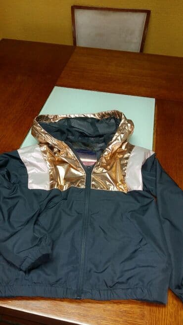 pull and bear suskavac: Reserved, Windbreaker jacket, 134-140 — 2
