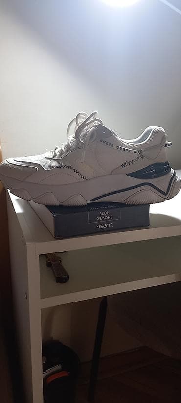 starke sa djonom: Patike, Guess, veličina - 39 — 4