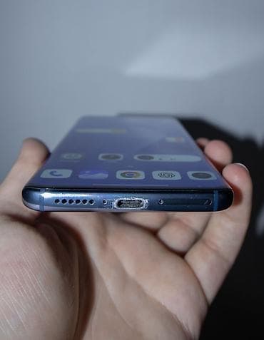 igre za ps: Xiaomi Mi 10 5G 8/128GB - Ekran: 6.67" AMOLED, zakrivljeni ekran — 2