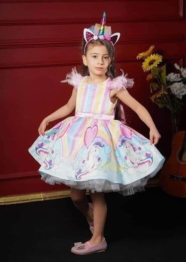 jednorog bojanka: Jednorog haljinice u kompletu sa rajfom 
Cena 3900 din — 3