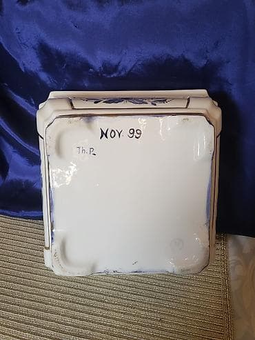 staklene cinije sa poklopcem: Cinija nova porcelanska 1999g.Rucno oslikana pa glazirana. Lux — 10