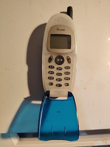 rashladni uredjaji na vodu: Trium preklopni mobilni telefon (retro model), radi na svim mrežama — 2