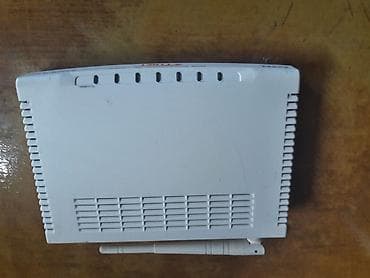 mrežni razdelnik: ZyXEL P-660W Modem-Ruter The ZyXEL P-660W series is an affordable — 2