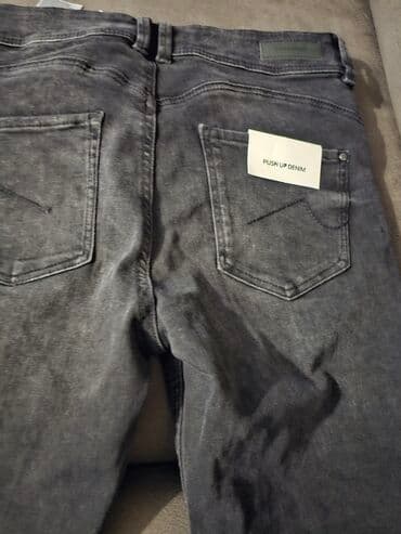 patike 39 broj: Ženske farmerke CLOCKHOUSE – High Rise Skinny, Push Up Denim - Model — 3