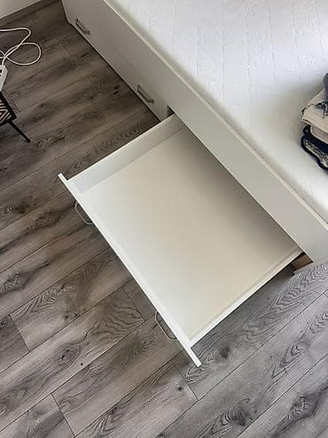 forma ideale komoda sa fiokama: Jednokrevetni krevet sa fiokama + dušek - Moderan, minimalistički — 9