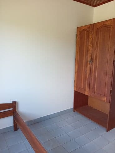 kuca u sivcu: Izdaje se poslovni prostor u Bačkoj Topoli, površine 206m2. Lokal se — 17