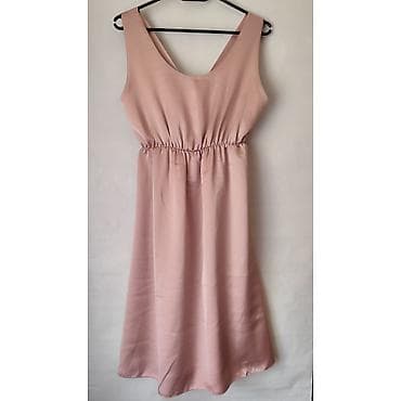 balenciaga cene: Saten haljina u puder‑roze boji, elegantnog, lagano sjajnog — 4