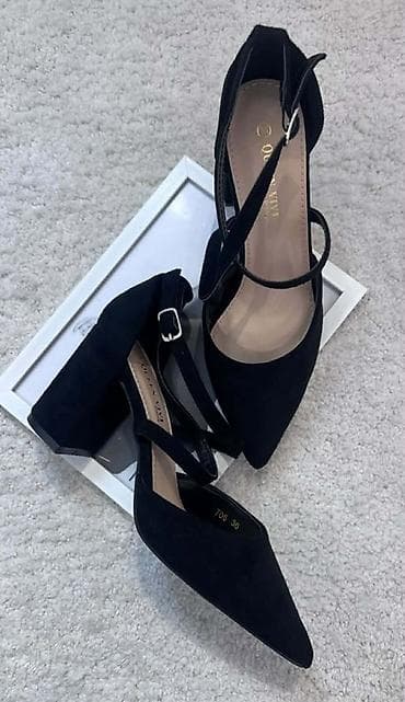 perla salonke: Cena3200 din
OR💥
Brojevi od 36 do 41 — 4