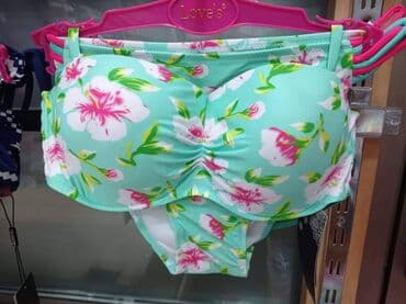 Veličine S M
Cena 1300 din na lalafo.rs Veličine S M
Cena 1300 din