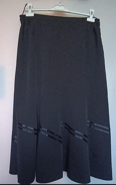 Blazers: Crna suknja A-kroja maxi dužine. Diskretni asimetrični ukrasni detalji — 1