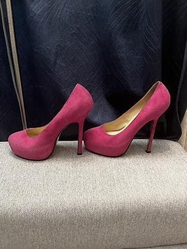 polovna obuca na veliko: Ženske visoke potpetice u jarkoj roze boji, izrađene od brušene kože — 3