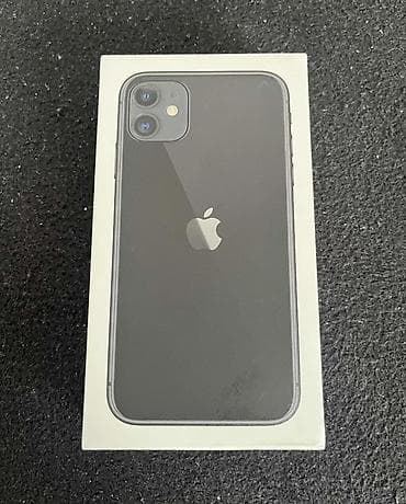 Apple iPhone 11 u crnoj boji, sa originalnom kutijom. Telefon ima
