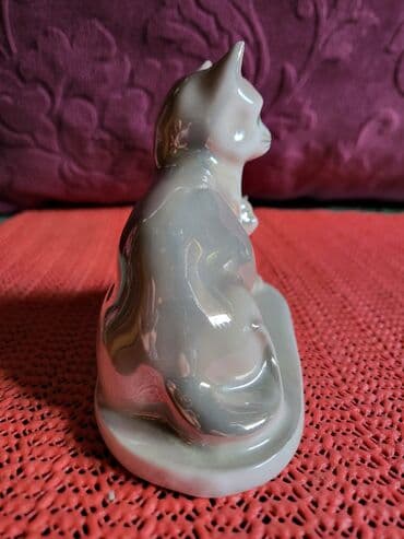 set porcelanski: Porcelanska nova figura iz 70ih. Visina. 8,5cm — 4