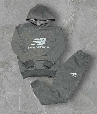 Tracksuit sets: 👇🏻👇🏻TRODELNI SETOVI👇🏻👇🏻 💰💰2750 din ili dva 4500din💰💰 Set sadrzi — 9