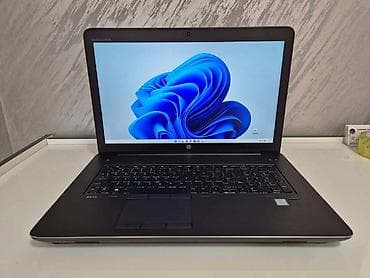 deda mraz coca cola: 42di. HP ZBook 17 G3 mobilna radna stanica – ekran, numerička — 1