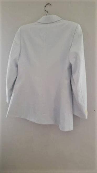 Kancelarijski nameštaj: Odličan sako nežno sive boje. Ramena 42, pazuh 52, dužina 72cm. - — 2
