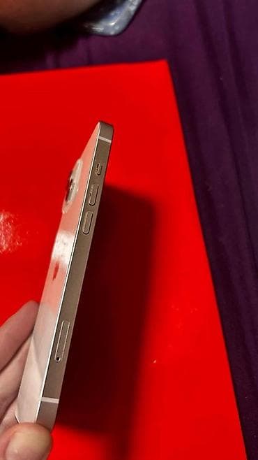 kupujem telefone: IPhone 13 u odličnom stanju Očuvan bez ikakvih tragova korišćenja — 4