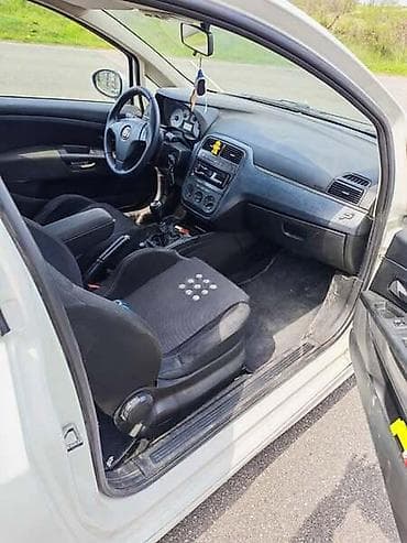 dobar punjac za akumulator: | FIAT GRANDE PUNTO T-JET 2007. GODIŠTE | Poznati T-jet — 7
