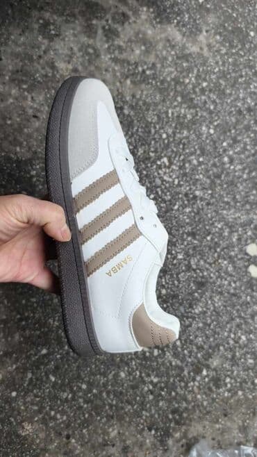 Women's Sneakers and athletic shoes: 37 — 3