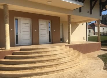 Stepenice od Štampanog Betona – NOVO! Opis Proizvoda 🪜 Stepenice od